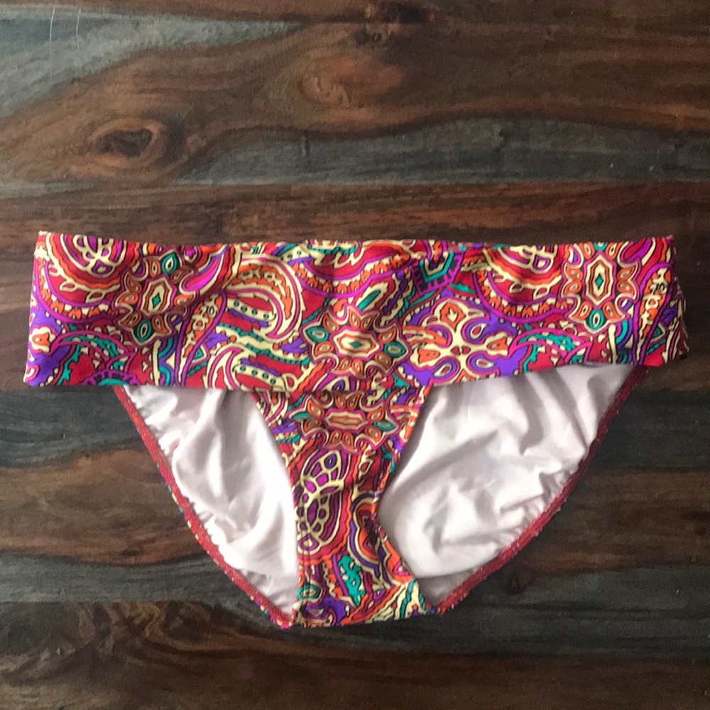 NWOT Toes On The Nose bikini bottoms - size M